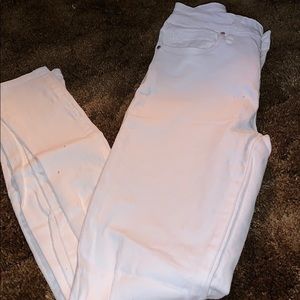 Whit skinny jeans